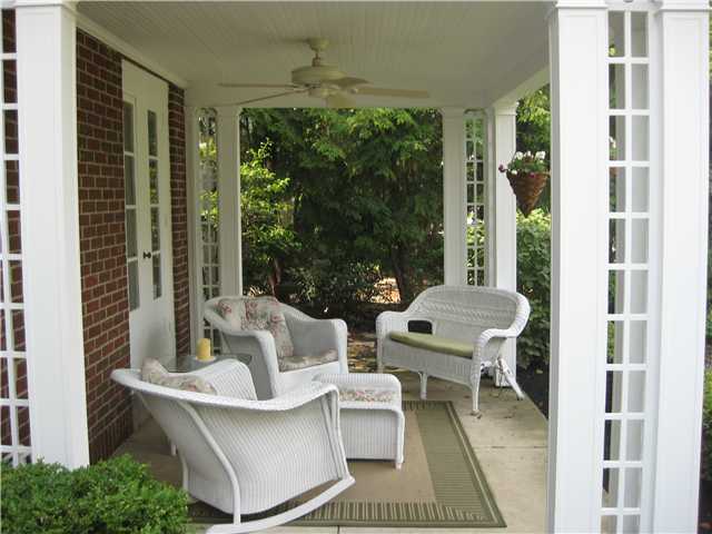1931 Stanford Road Upper Arlington, OH 43212 - Photo 3 of 25