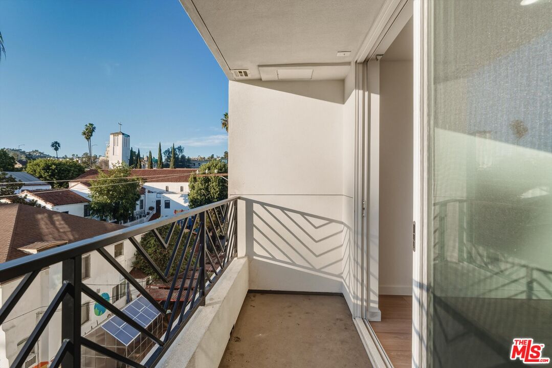 1759 North Gower Street, Unit 404 Los Angeles, CA 90028 - Photo 12 of 23
