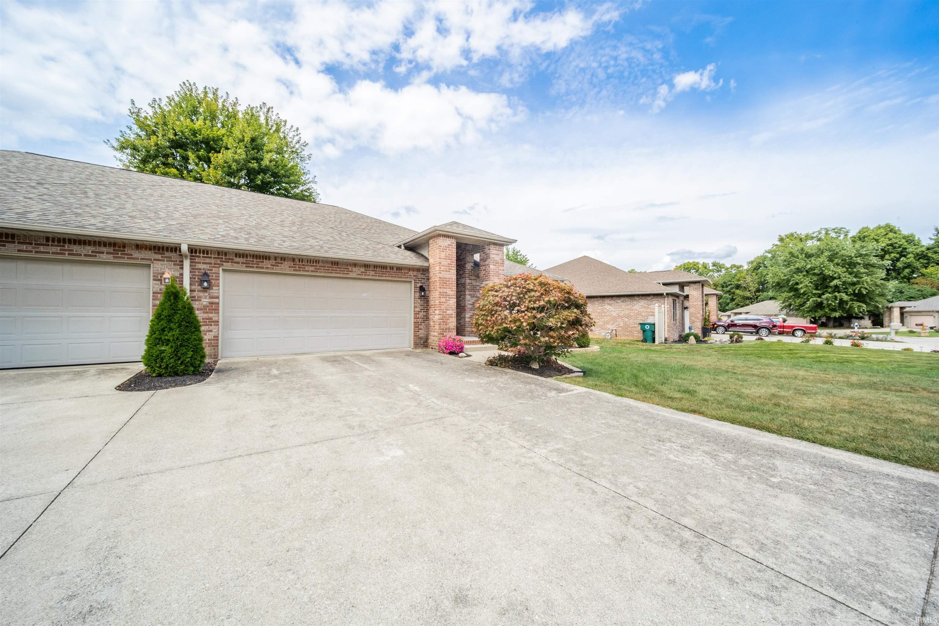 801 Silverwood Road Muncie, IN 47304 - Photo 2 of 25 Gallery Image 2