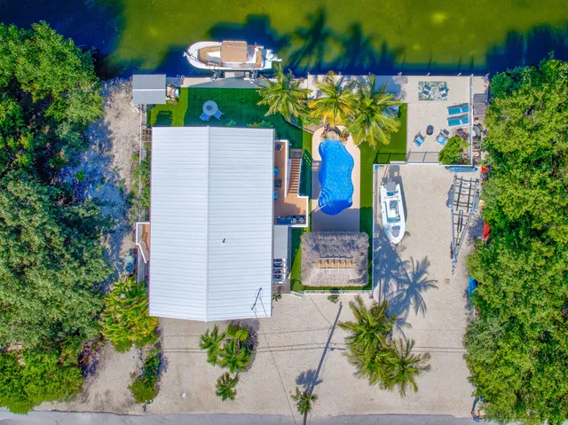 $1,089,000 | 29039 Cedar Drive, Big Pine Key, FL 33043