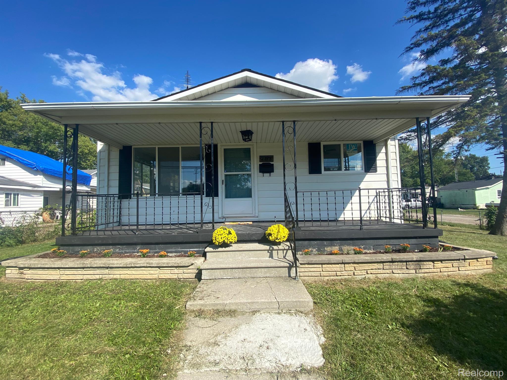 2173 South Graham Road Flint, MI 48532 - Photo 2 of 30 Gallery Image 2
