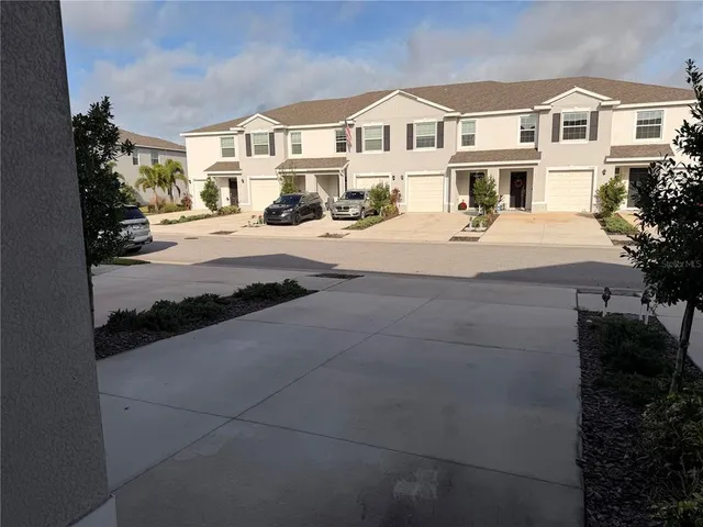 $2,250 | 17534 Crescent Moon Loop, Bradenton, FL 34211