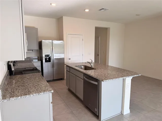 $2,250 | 17534 Crescent Moon Loop, Bradenton, FL 34211