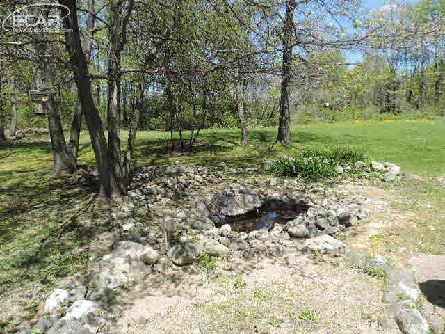 12381 Center Road Fenton, MI 48430 - Photo 5 of 35 21149174-4.JPG
