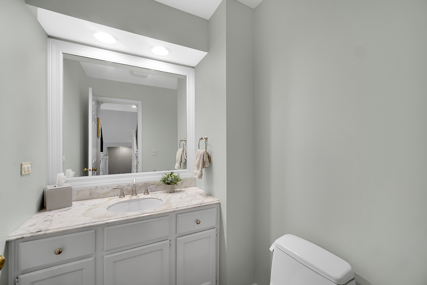 9054 Forestview Road Evanston, IL 60203 - Photo 18 of 40 Gallery Image 18