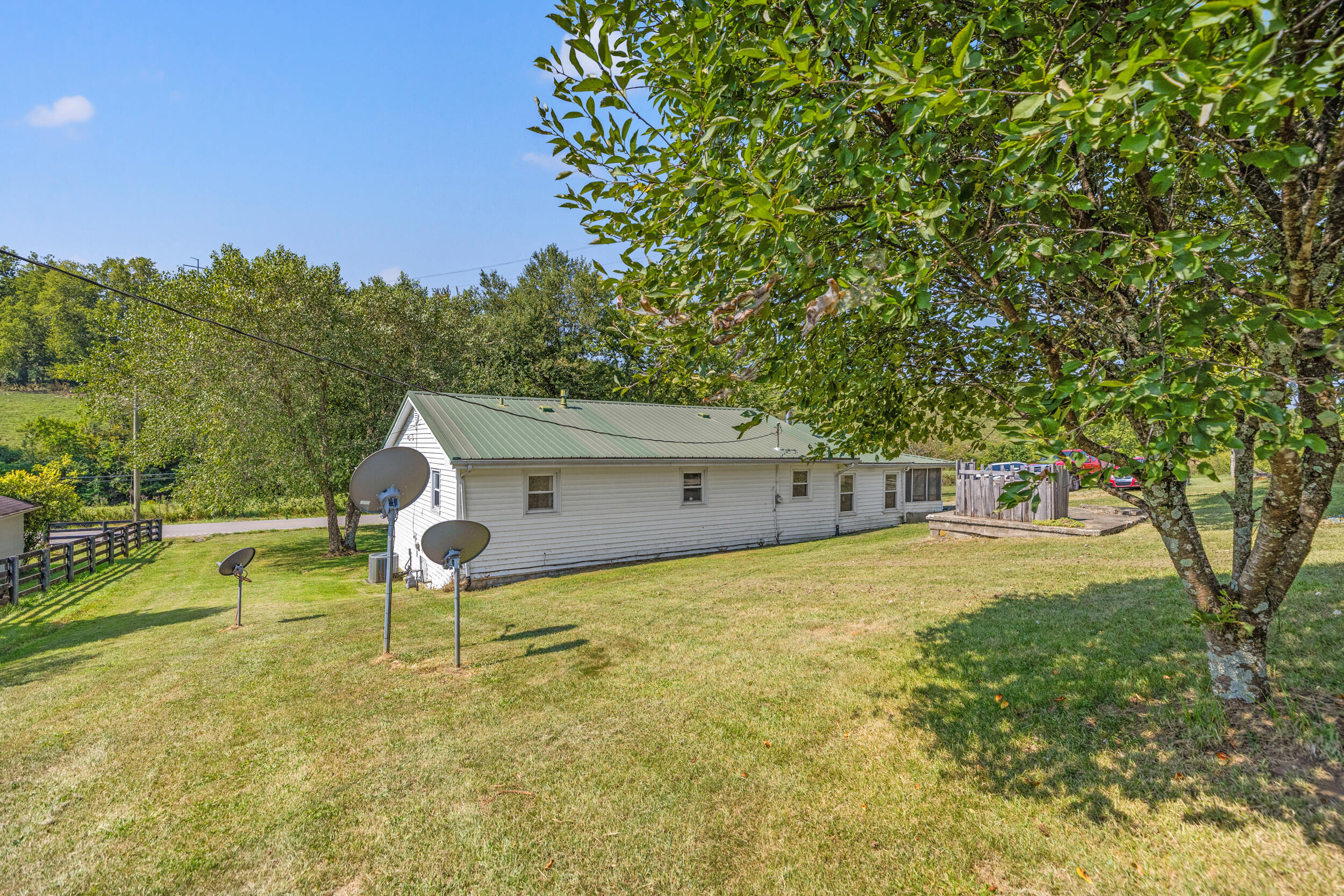 3230 Irvine Road Winchester, KY 40391 - Photo 24 of 35 21_img_1056