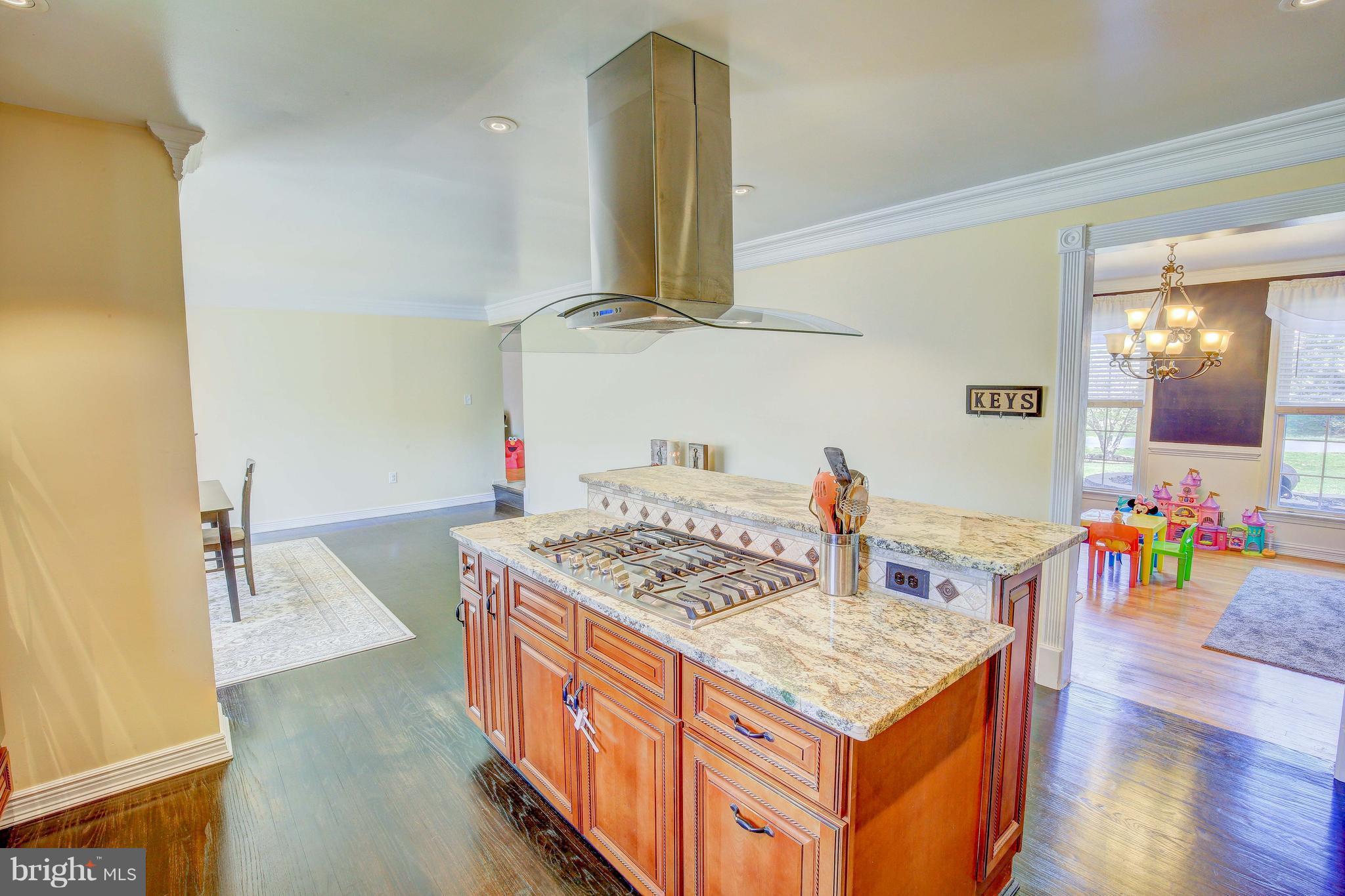 404 Old Stone Road Silver Spring, MD 20904 - Photo 8 of 30 Hardwood Flooring in Kitchen