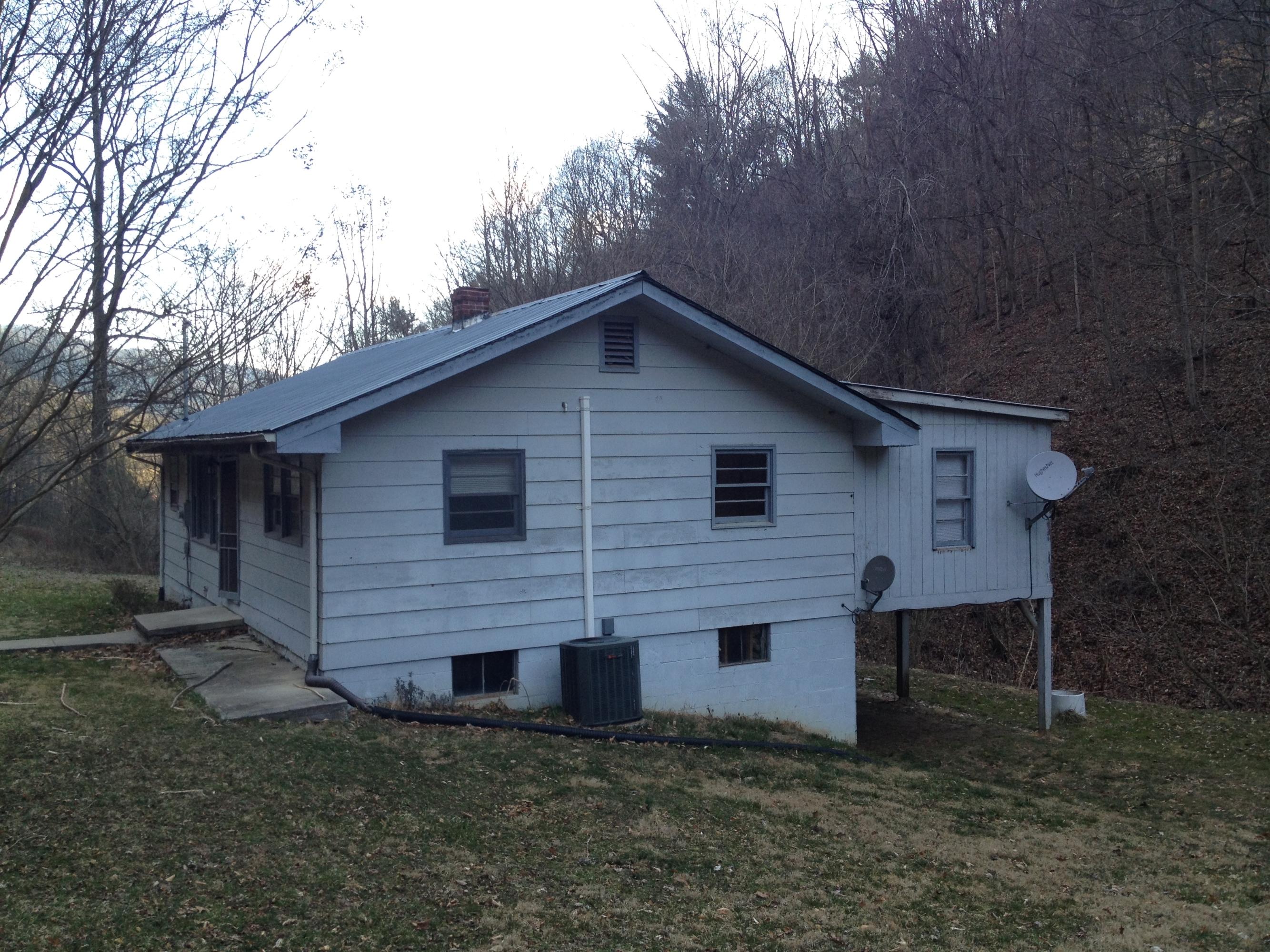 1940 Pedlar Road Elliston, VA 24087 - Photo 14 of 19 Side View