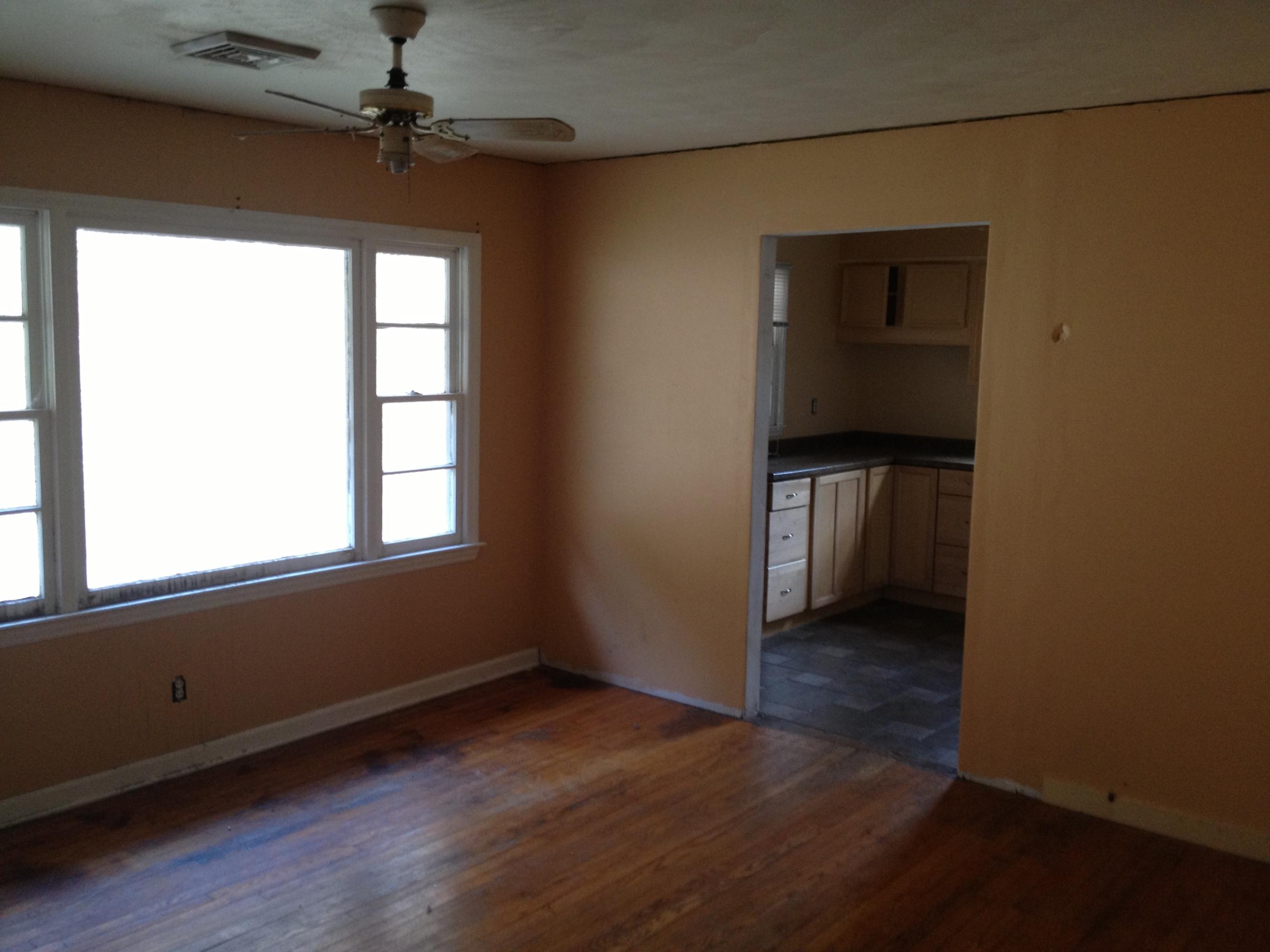 1940 Pedlar Road Elliston, VA 24087 - Photo 3 of 19 Living Room