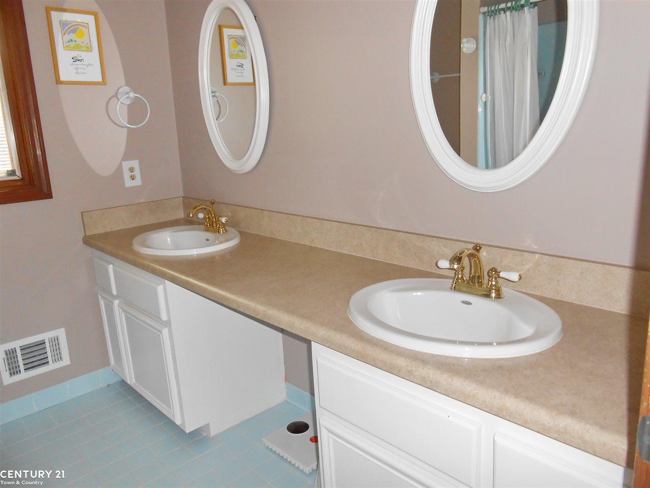 2408 Chalet Drive Rochester Hills, MI 48309 - Photo 40 of 49