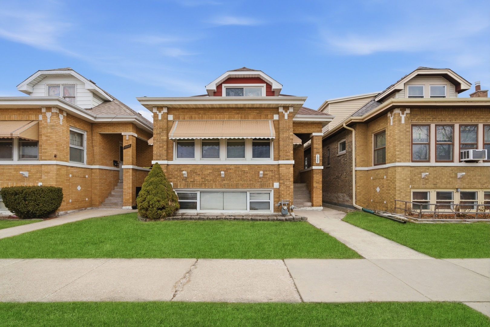 1507 Ridgeland Avenue Berwyn, IL 60402 - Photo 1 of 11