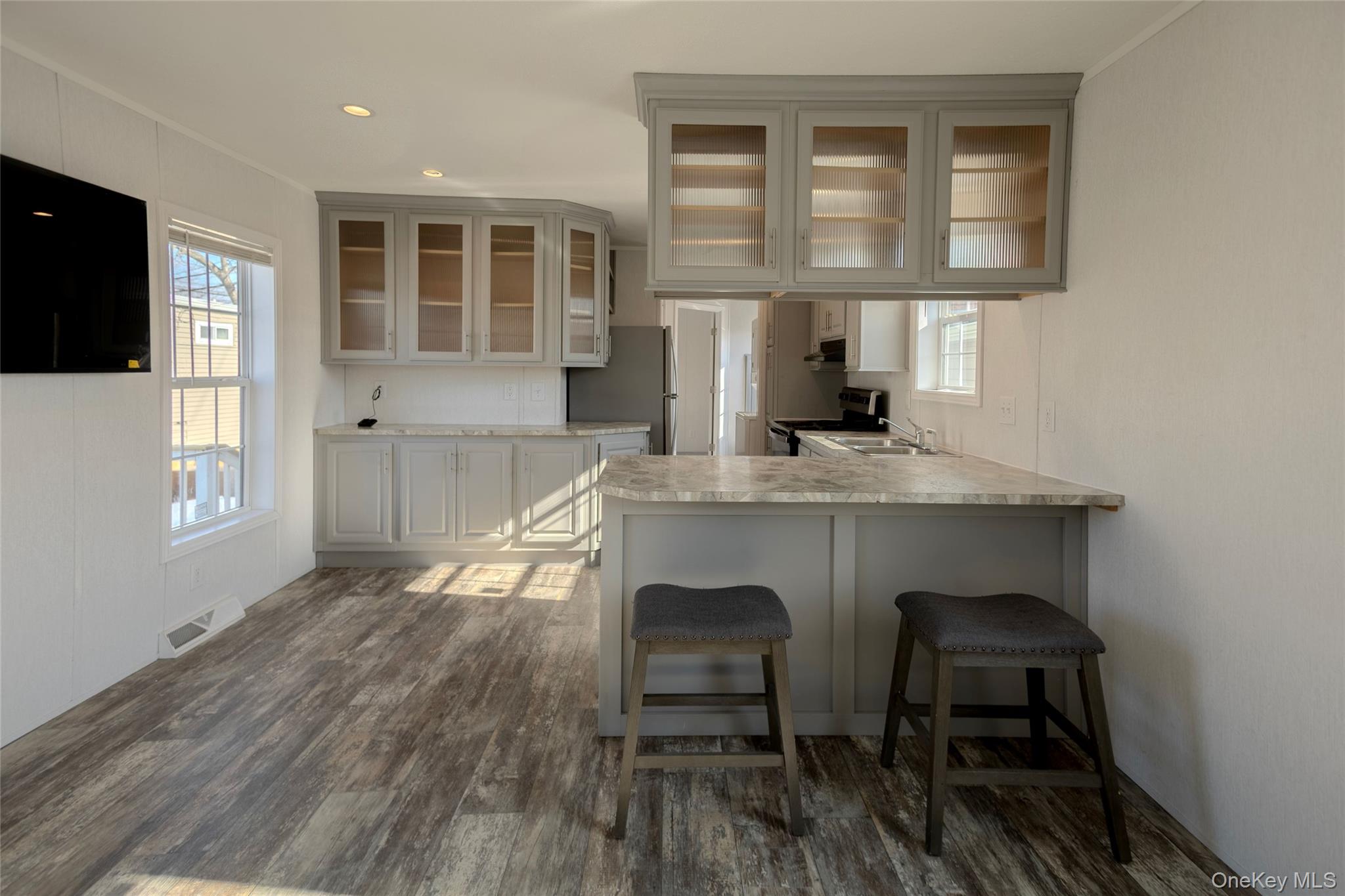 150 Main Street, Unit 1A Islip, NY 11751 - Photo 2 of 19