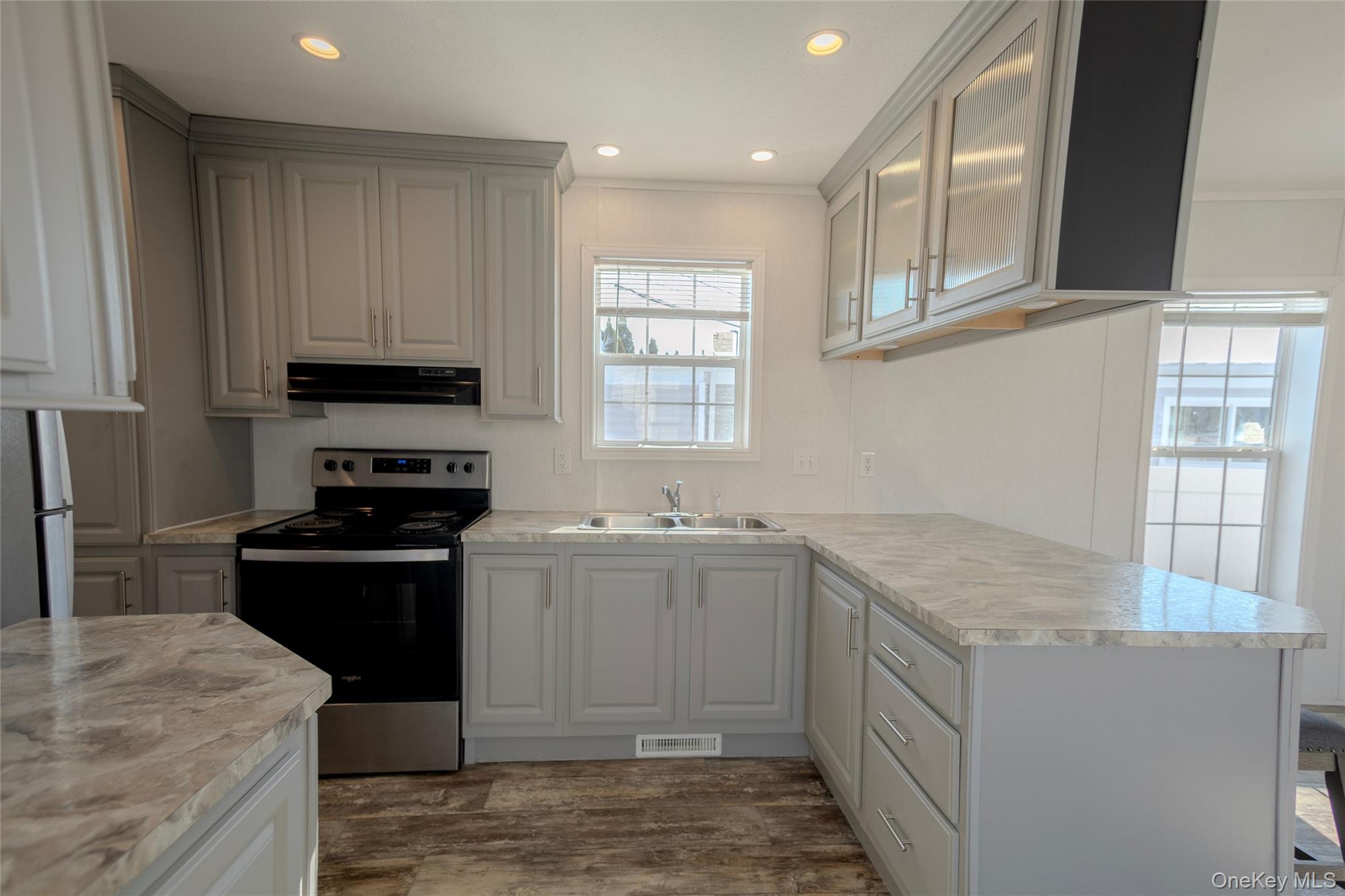 150 Main Street, Unit 1A Islip, NY 11751 - Photo 4 of 19