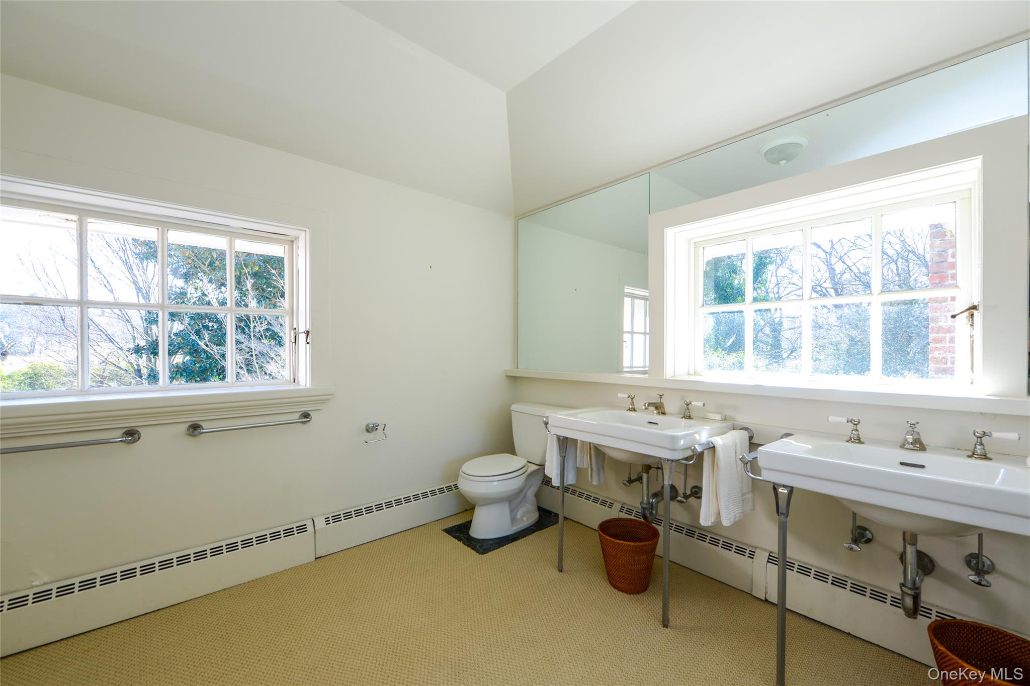 1 Pond Road Glen Cove, NY 11542 - Photo 29 of 36