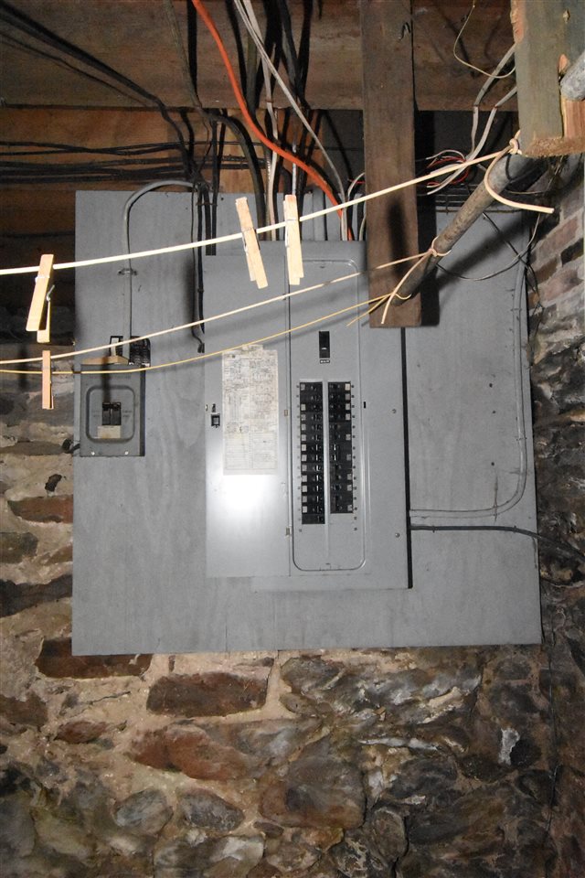 1296 Quechee-Hartland Road Hartford, VT 05001 - Photo 22 of 24