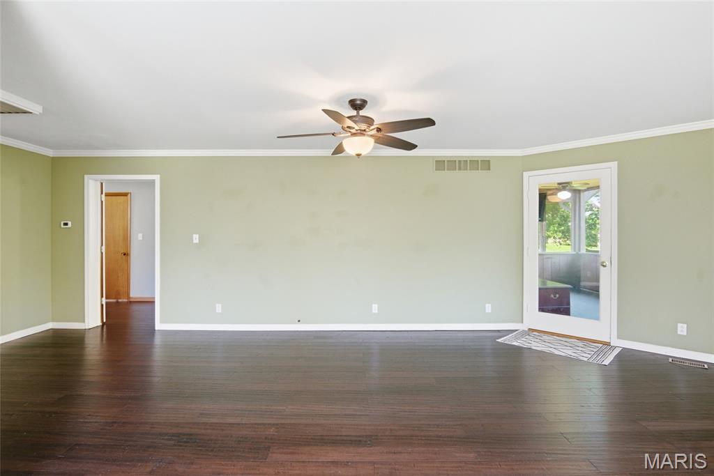 208 North Library Street Waterloo, IL 62298 - Photo 15 of 63
