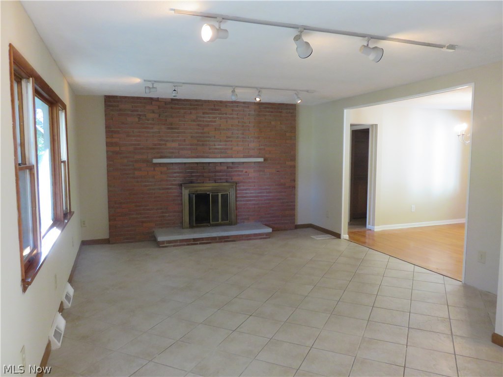 7621 West Smith Road Medina, OH 44256 - Photo 6 of 14 Gallery Image 6