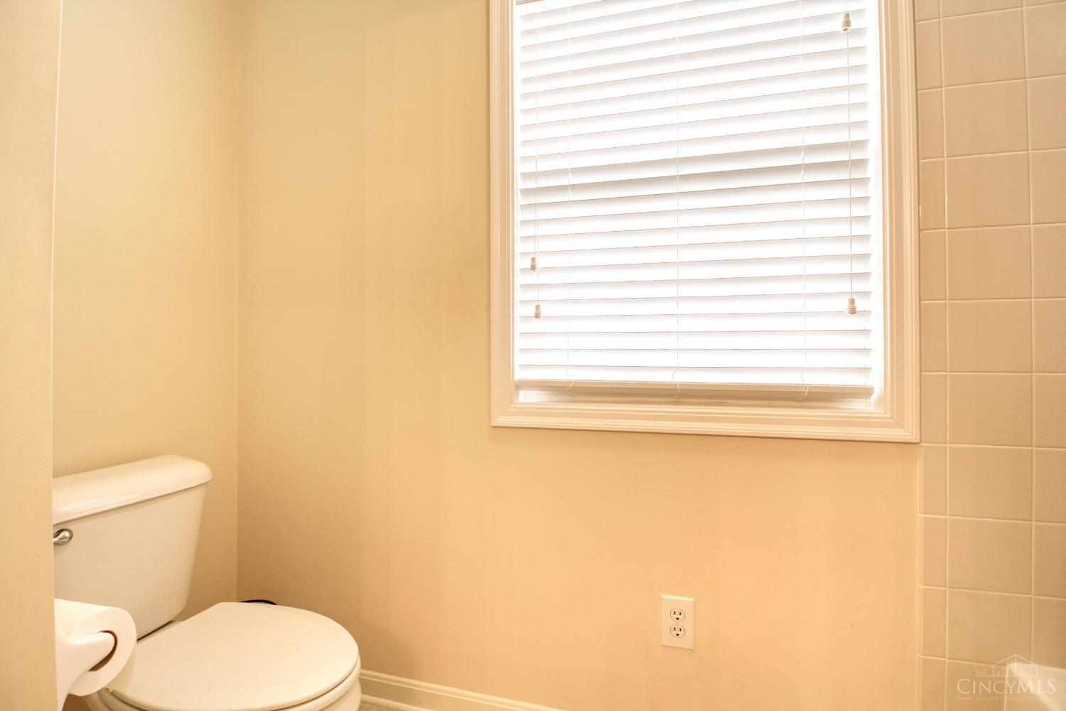 2274 Pointe Place Cincinnati, OH 45244 - Photo 33 of 71