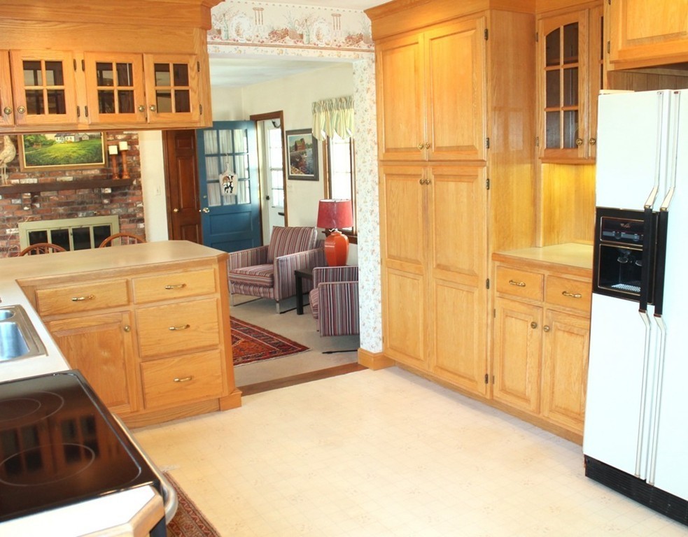 32 Meadowbrook Road Bedford, MA 01730 - Photo 11 of 20 Gallery Image 11