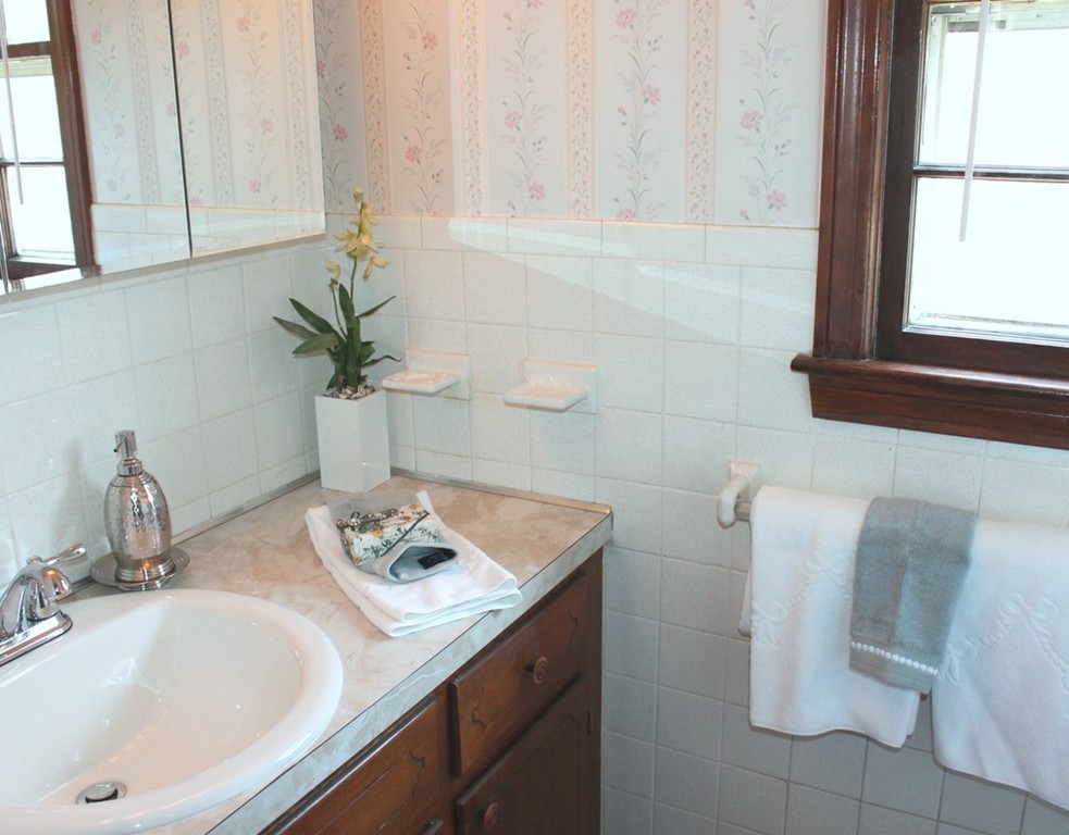 32 Meadowbrook Road Bedford, MA 01730 - Photo 14 of 20 Gallery Image 14