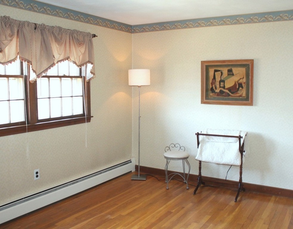 32 Meadowbrook Road Bedford, MA 01730 - Photo 15 of 20 Gallery Image 15