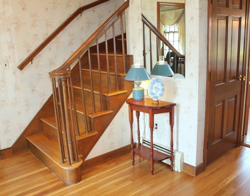 32 Meadowbrook Road Bedford, MA 01730 - Photo 2 of 20 Gallery Image 2