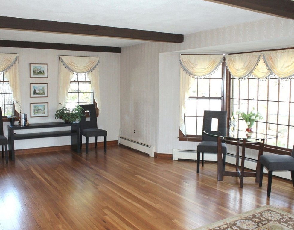 32 Meadowbrook Road Bedford, MA 01730 - Photo 3 of 20 Gallery Image 3
