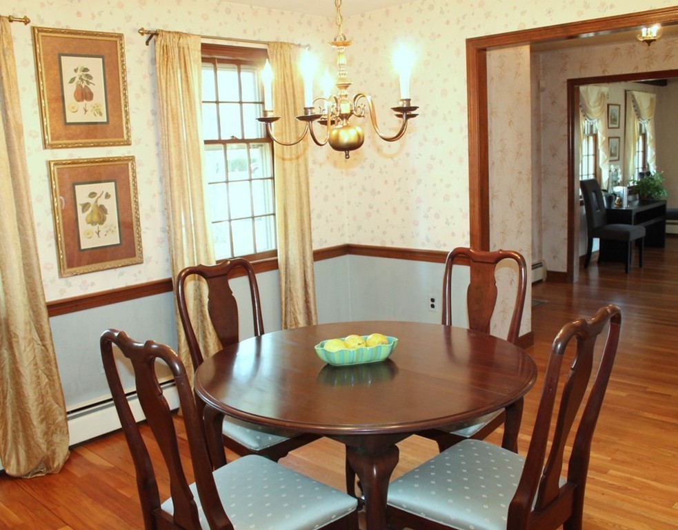 32 Meadowbrook Road Bedford, MA 01730 - Photo 5 of 20 Gallery Image 5