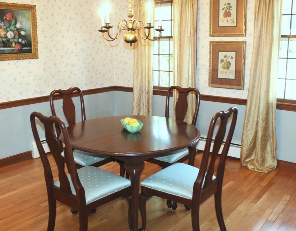32 Meadowbrook Road Bedford, MA 01730 - Photo 6 of 20 Gallery Image 6
