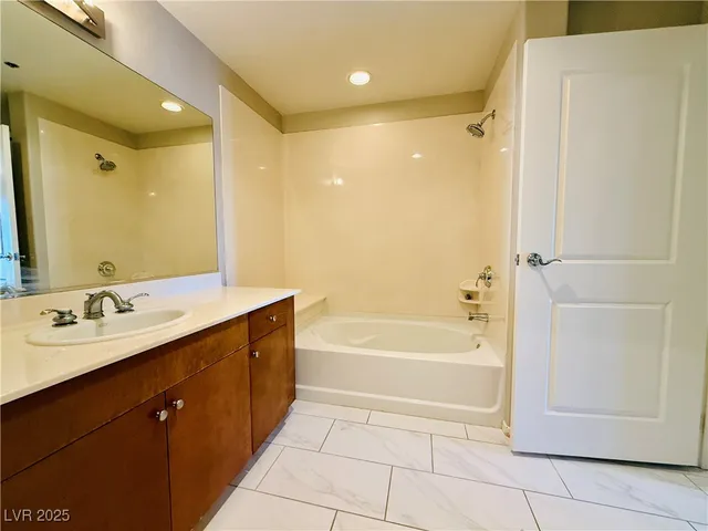 $2,400 | 8255 South Las Vegas Boulevard, Unit 1520, Las Vegas, NV 89123