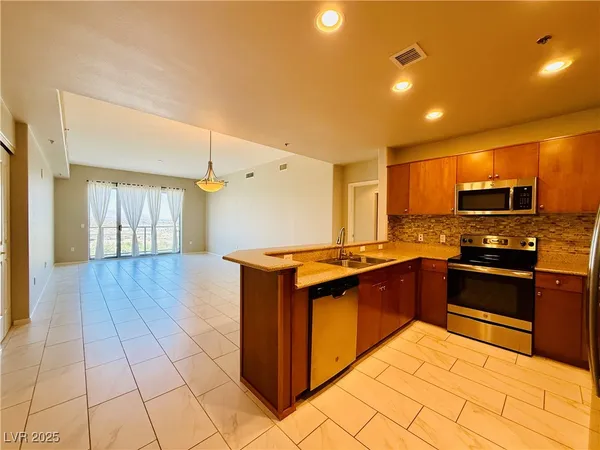 $2,350 | 8255 South Las Vegas Boulevard, Unit 1520, Las Vegas, NV 89123