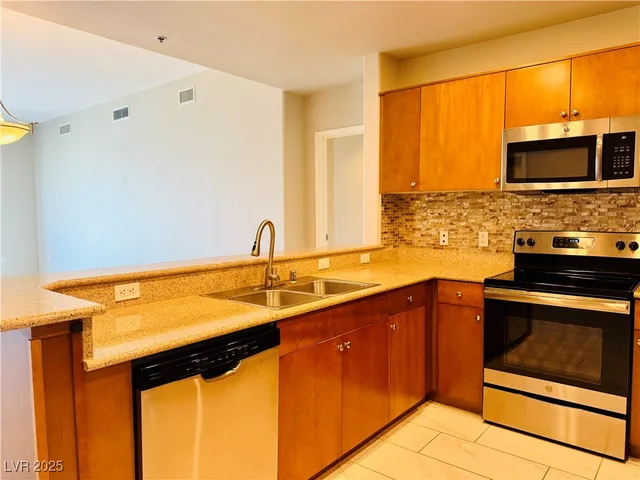 $2,400 | 8255 South Las Vegas Boulevard, Unit 1520, Las Vegas, NV 89123