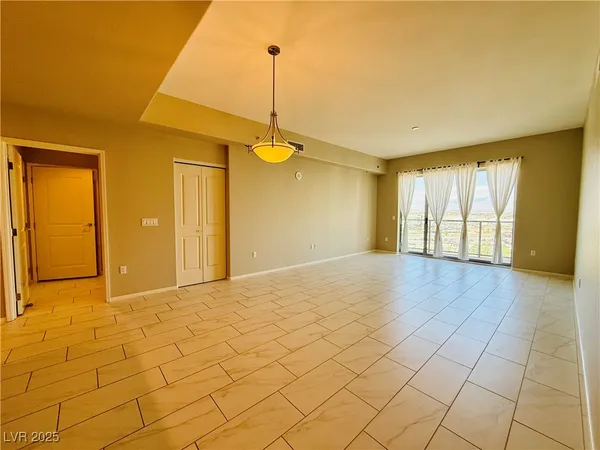 $2,350 | 8255 South Las Vegas Boulevard, Unit 1520, Las Vegas, NV 89123