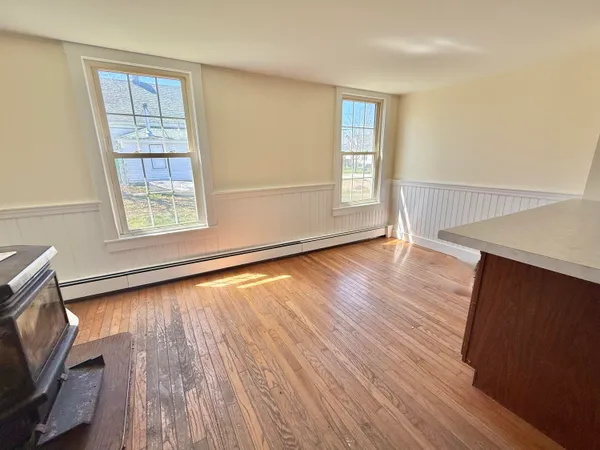 $289,000 | 111 East Main Street, Vinalhaven, ME 04863