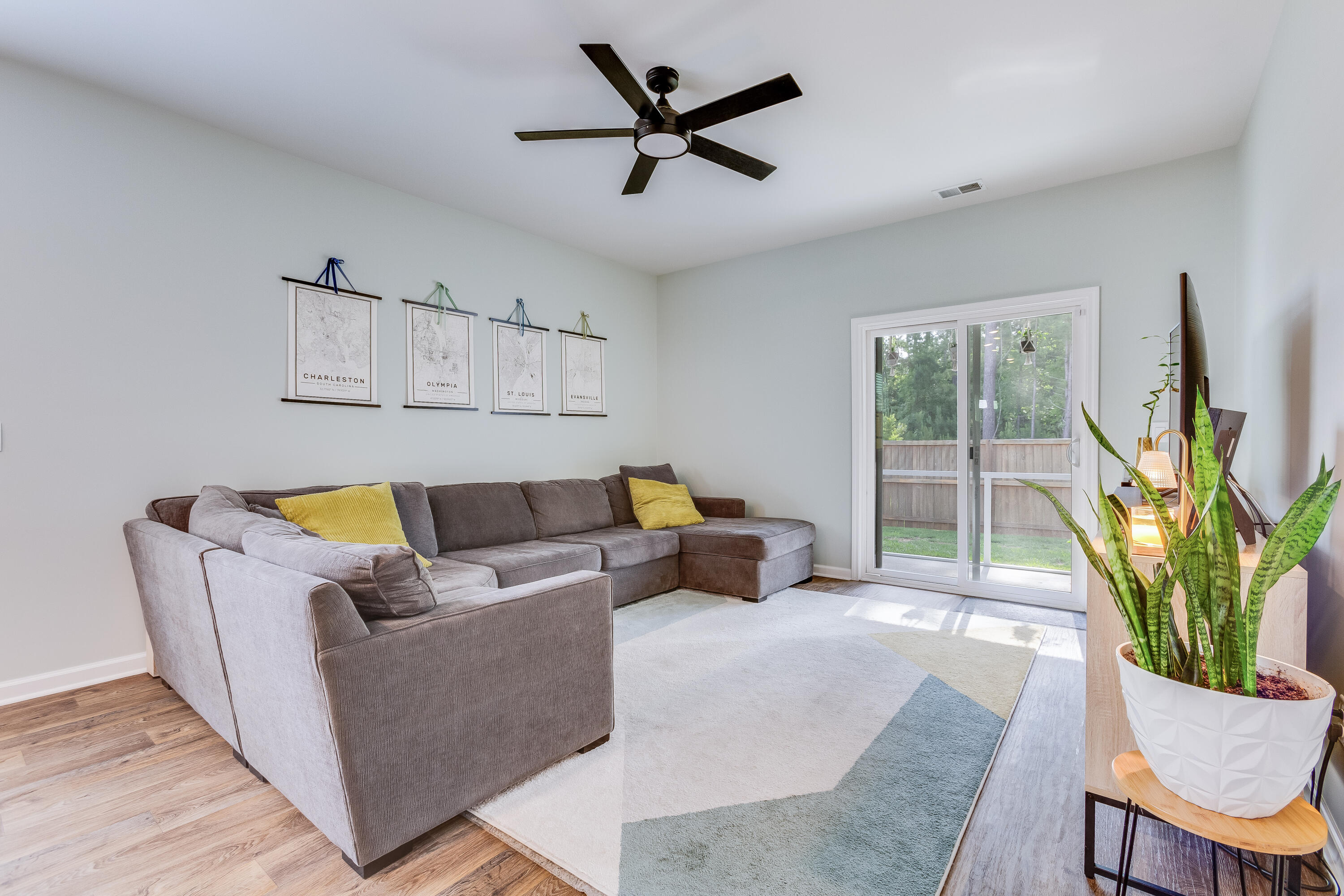 444 Cedarview Road Summerville, SC 29486 - Photo 13 of 32 444CedarviewRd.NicoleBurbagePhoto-25
