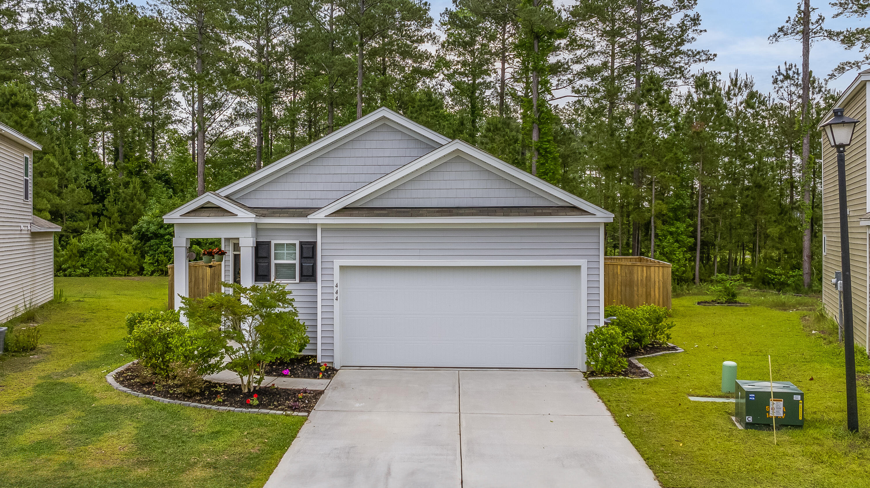 444 Cedarview Road Summerville, SC 29486 - Photo 3 of 32 444CedarviewRd.NicoleBurbagePhoto-1