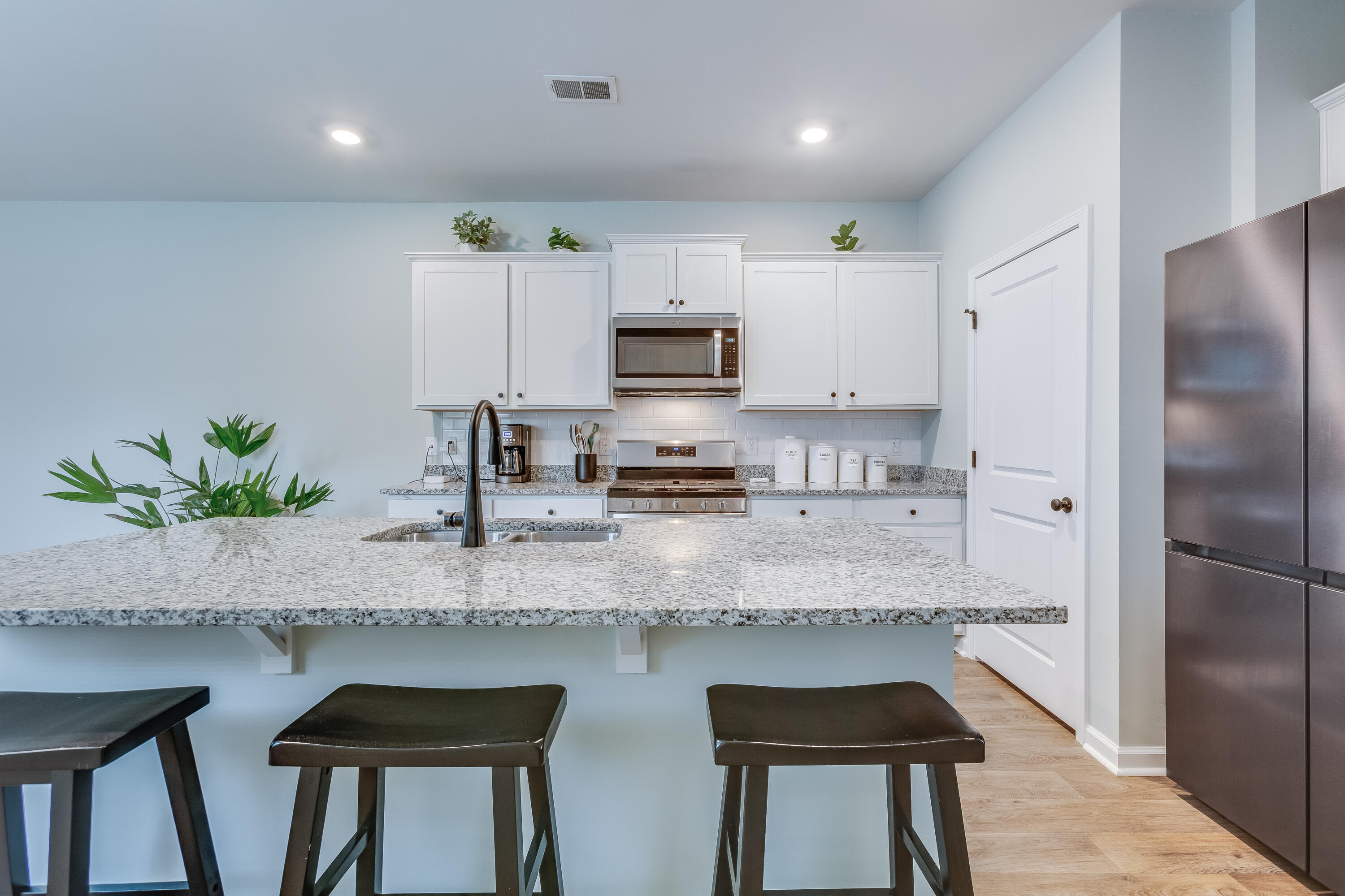 444 Cedarview Road Summerville, SC 29486 - Photo 8 of 32 444CedarviewRd.NicoleBurbagePhoto-21