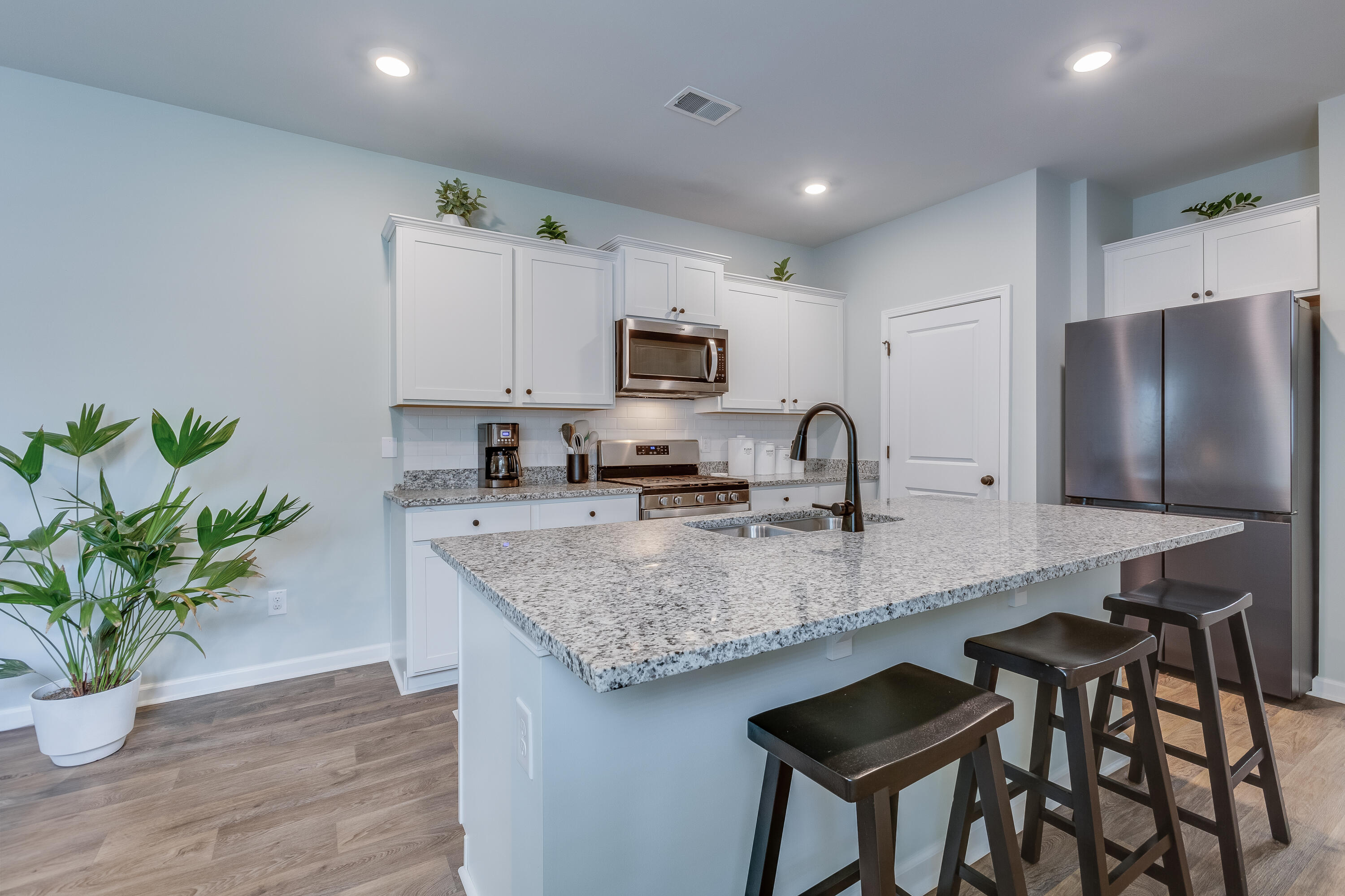 444 Cedarview Road Summerville, SC 29486 - Photo 9 of 32 444CedarviewRd.NicoleBurbagePhoto-22