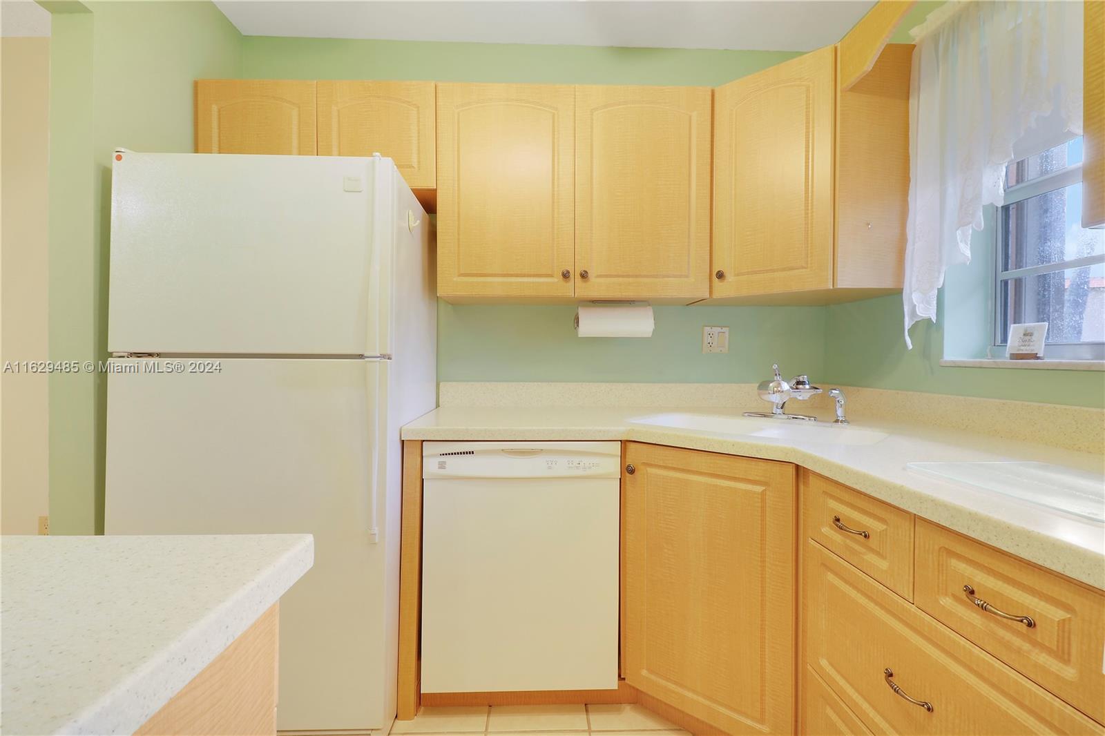 1925 Southwest Palm City Road, Unit B Stuart, FL 34994 - Photo 8 of 20 Gallery Image 8