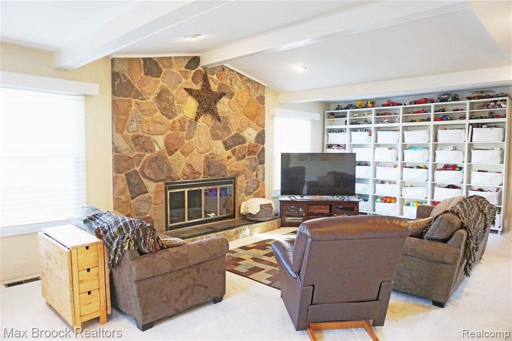 35718 Johnstown Road Farmington Hills, MI 48335 - Photo 8 of 31