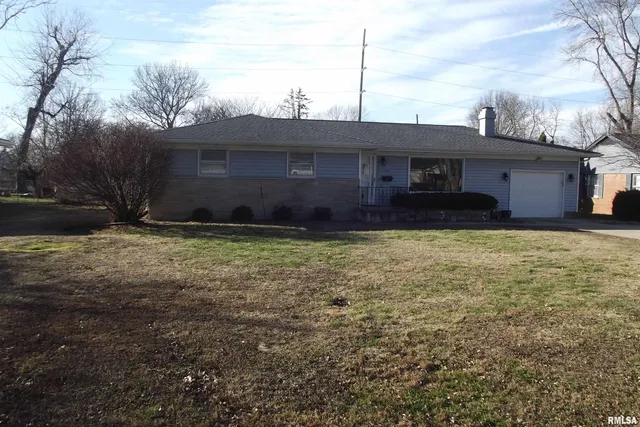 $227,900 | 37 Crestview Drive, Chatham, IL 62629