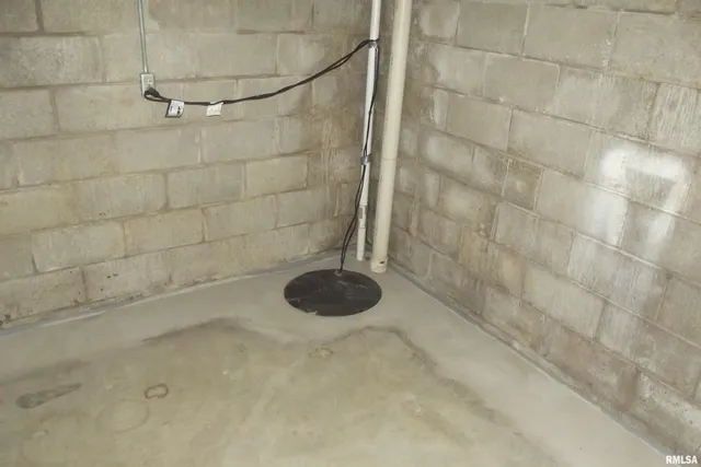 $227,900 | 37 Crestview Drive, Chatham, IL 62629