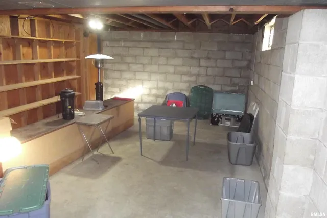 $227,900 | 37 Crestview Drive, Chatham, IL 62629