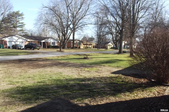 $227,900 | 37 Crestview Drive, Chatham, IL 62629