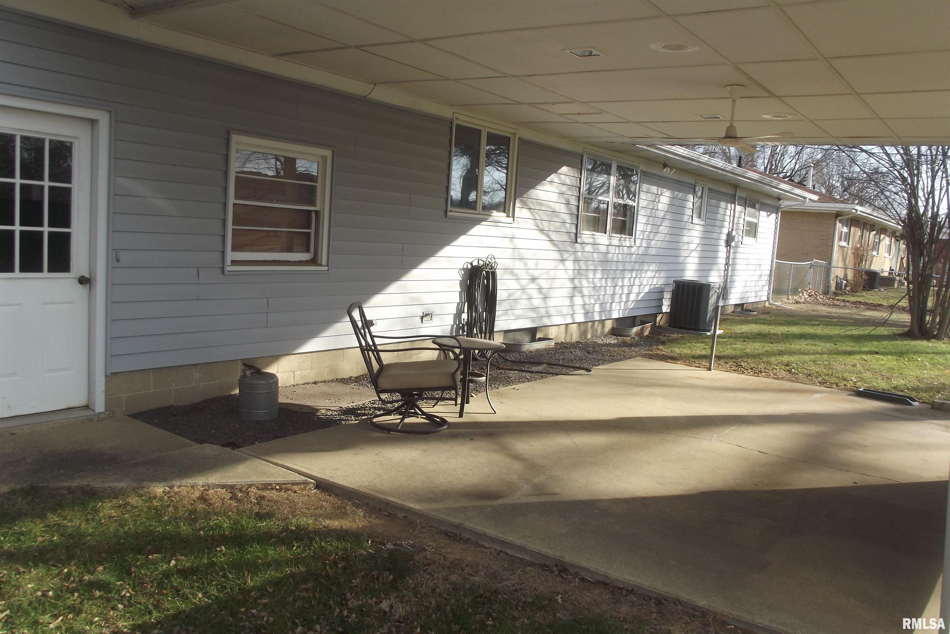 37 Crestview Drive Chatham, IL 62629 - Photo 7 of 32