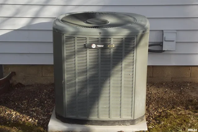 $227,900 | 37 Crestview Drive, Chatham, IL 62629