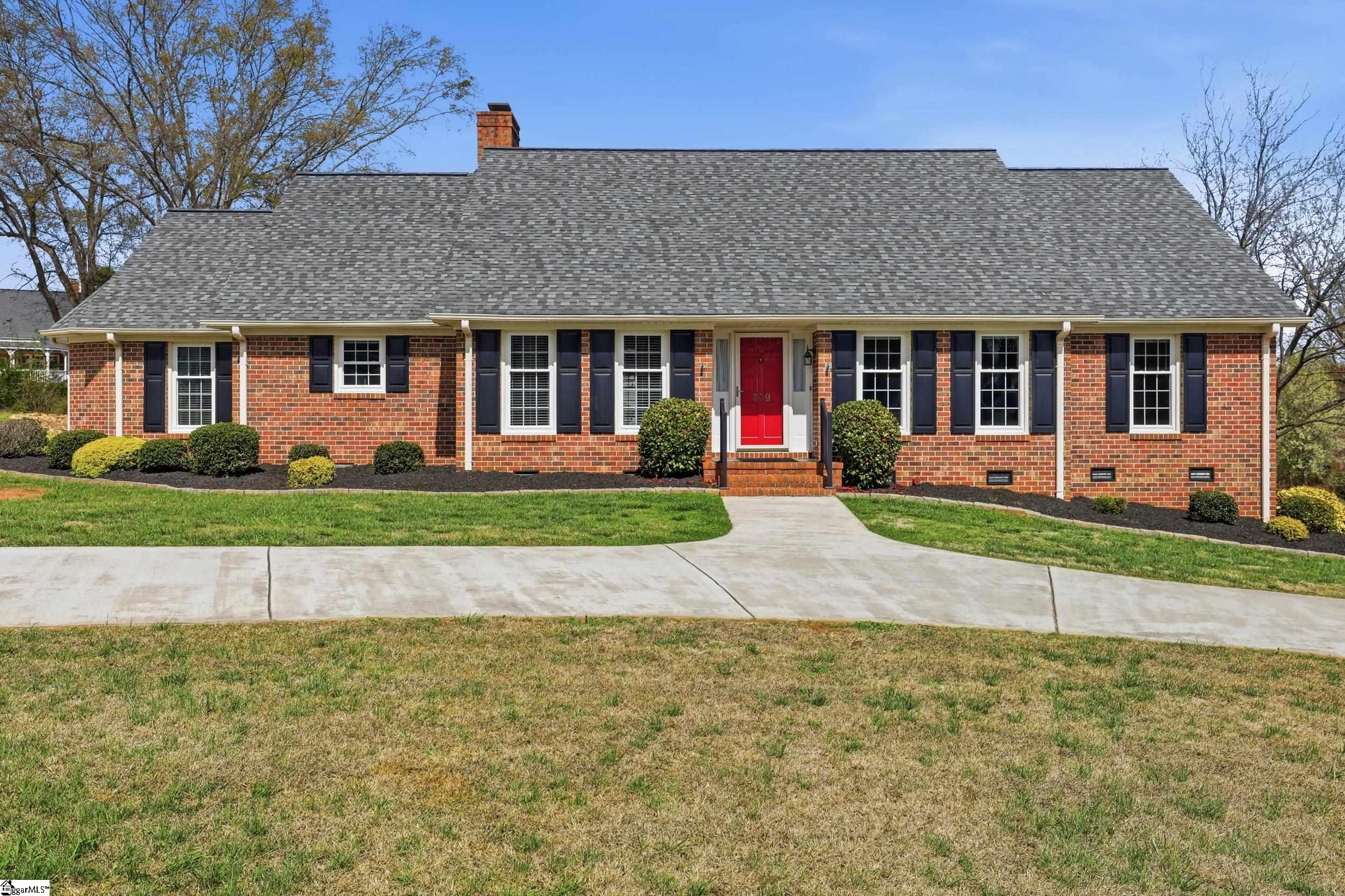 209 Devon Way Anderson, SC 29621 - Photo 1 of 39 Gallery Image 1