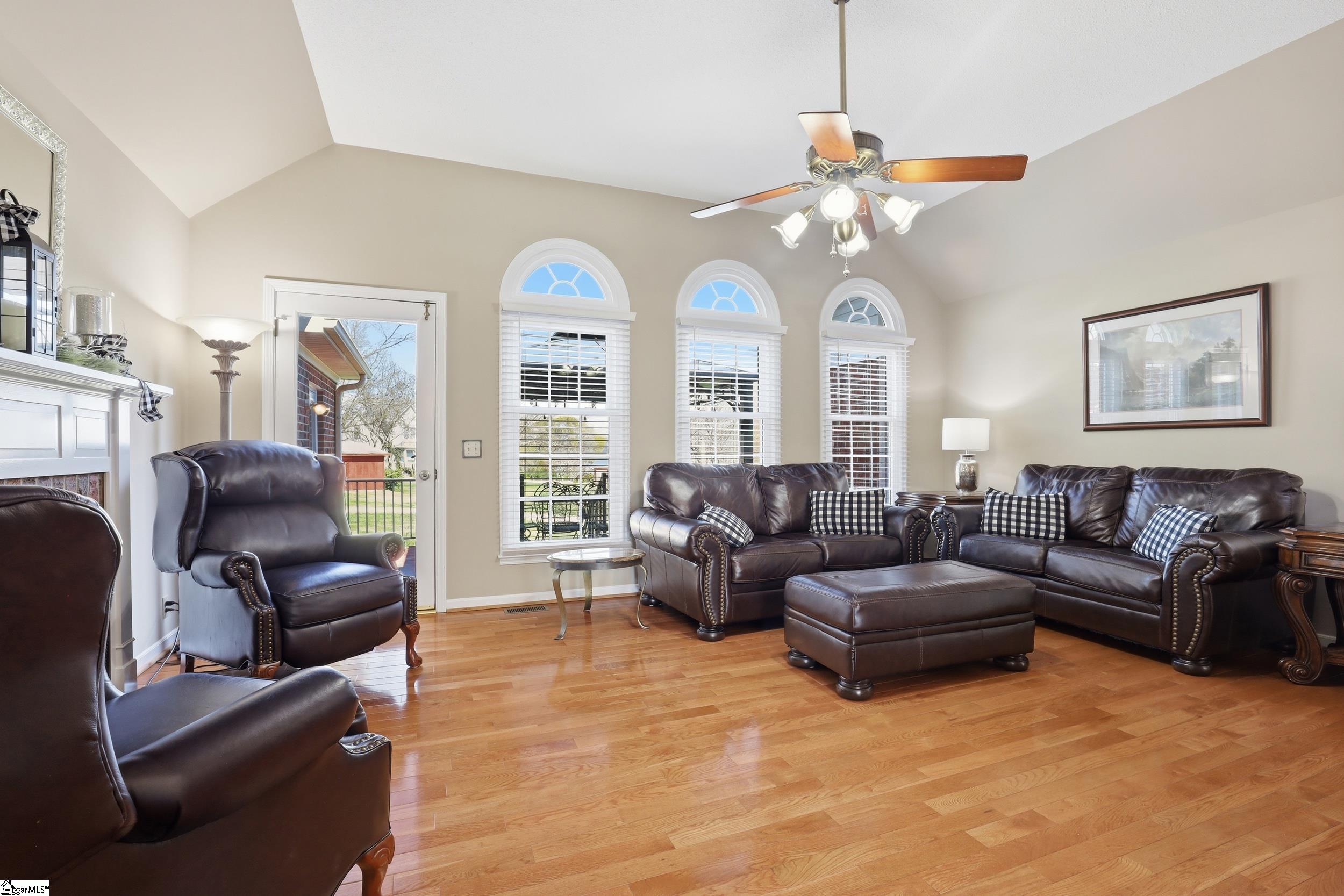 209 Devon Way Anderson, SC 29621 - Photo 4 of 39 Gallery Image 4
