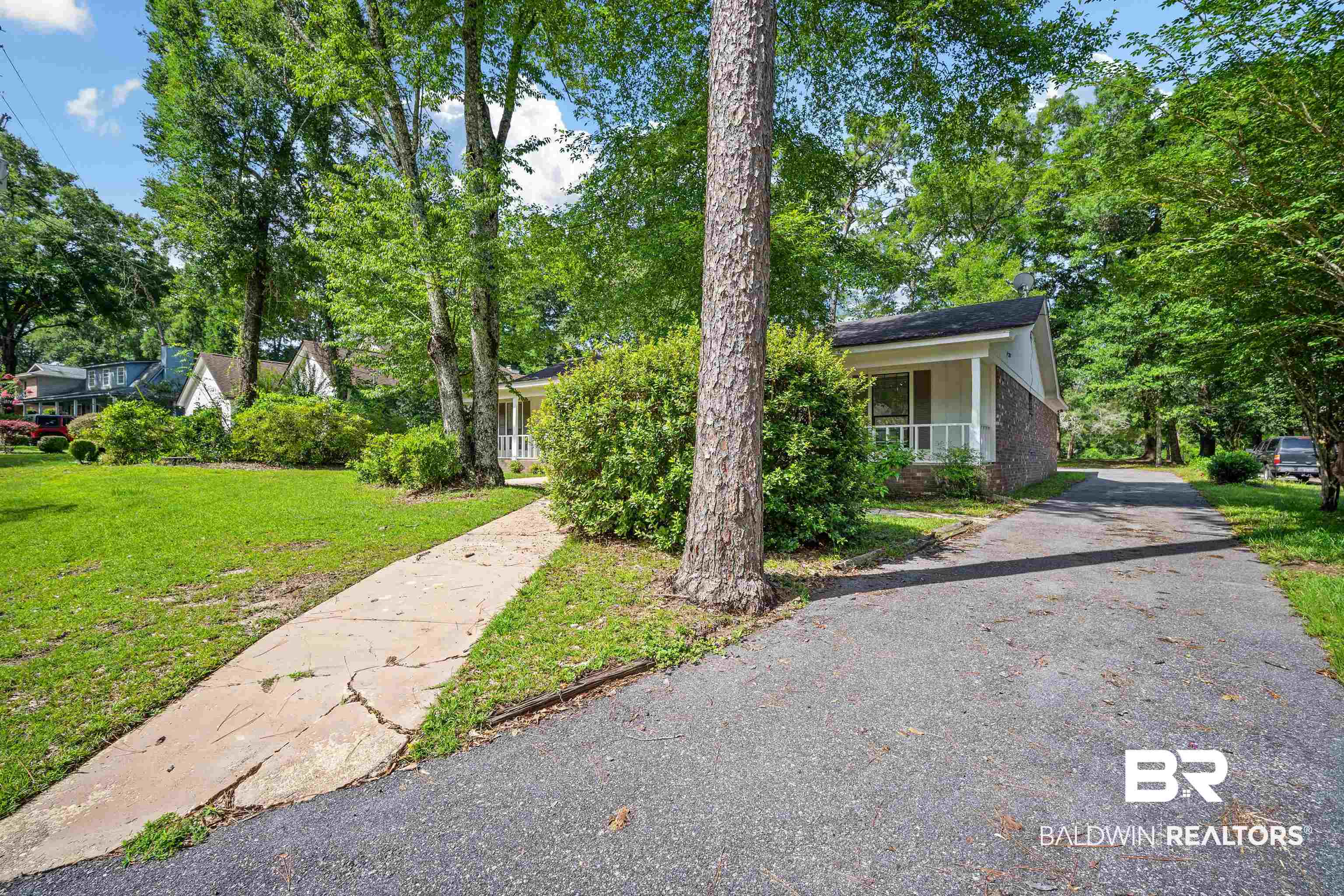 509 Ridgewood Drive Daphne, AL 36526 - Photo 2 of 26