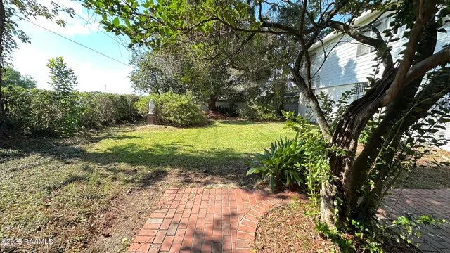 $439,000 | 303 Colonial Drive, Lafayette, LA 70506